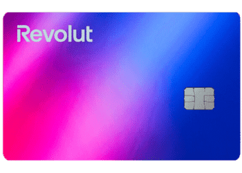 tarjeta de debito revolut de color morado y rosado con chip en la parte derecha y el logo de revolut