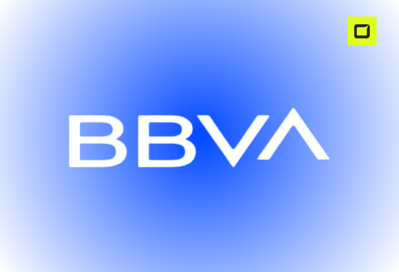 Aplicación de BBVA con detalle de cuenta bancaria y horario de ingreso de nómina